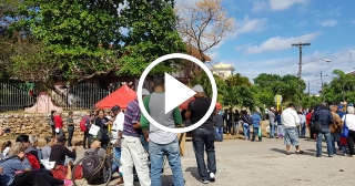 Caos en la embajada de Colombia en La Habana: cerca de 400 personas hacen cola para tramitar sus visas