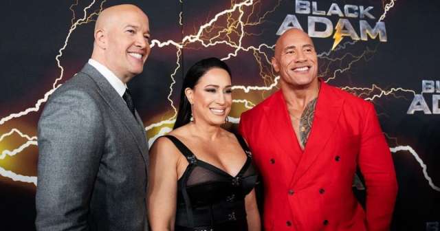 O The Rock Mente a sua altura