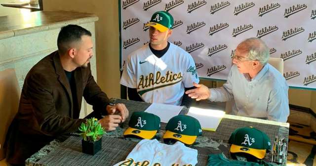 Pelotero colombiano inscrito por los Atléticos de Oakland