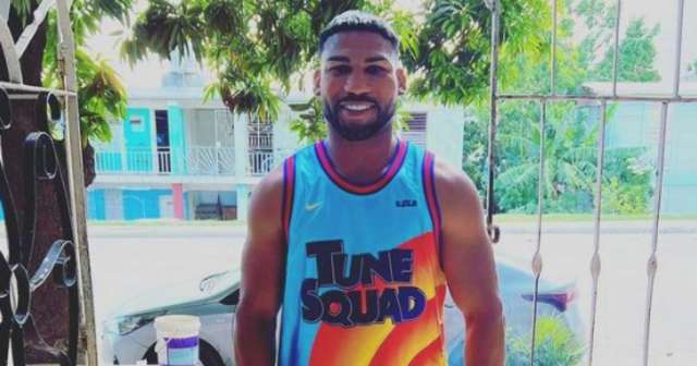 Boxeador Yuriorkis Gamboa sale de prisión bajo fianza en Cuba