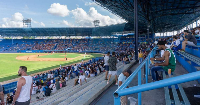  PLAY OFF Camiseta de béisbol INDUSTRIALES DE Cuba, Azul :  Deportes y Actividades al Aire Libre