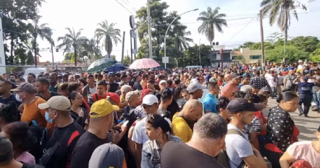 Cubanos en Tapachula anuncian caravana para salir en masa a la frontera sur de EE.UU. 