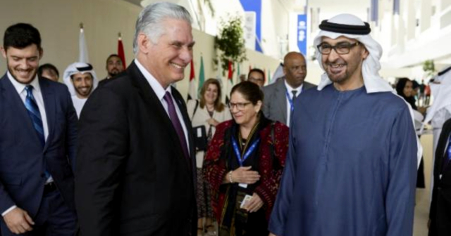 Hijo de Lis Cuesta viaja a Emiratos Árabes junto a Díaz-Canel y la delegación cubana