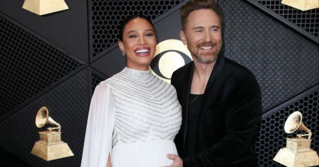 Cubana Jessica Ledon, pareja de David Guetta, presume de embarazo en la alfombra roja de los Premios Grammy 2024