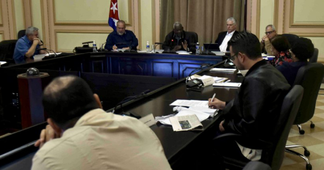 Gobierno cubano no aplicará paquete de medidas económicas "hasta que no estén las condiciones creadas en el país"