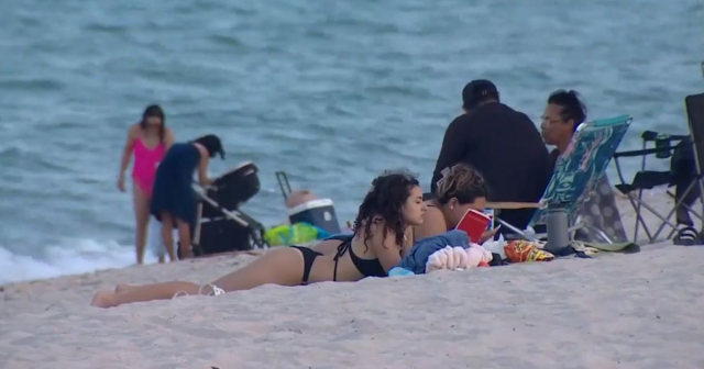 Advierten a bañistas sobre calidad del agua en tres playas de Miami Beach