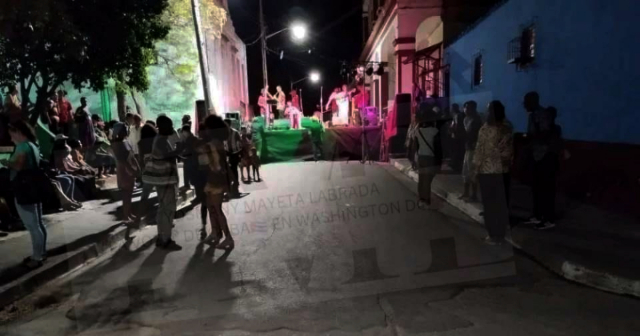 Gobierno de Santiago de Cuba aparenta normalidad con música popular en segunda noche tras estallido del 17M