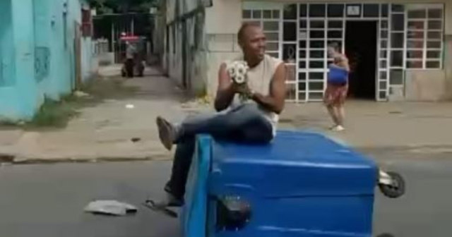 Detienen a cubano tras saciar hambre en una tienda en MLC de Bauta