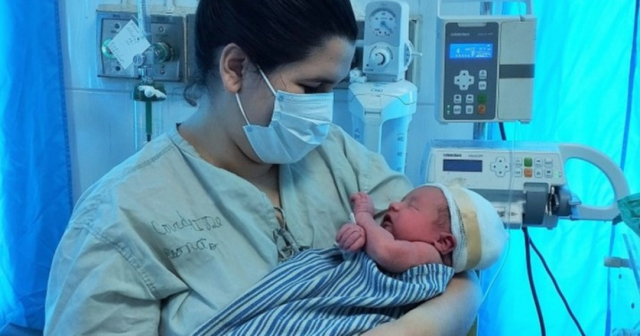Operan a bebé de seis horas de nacido con una malformación en Villa Clara