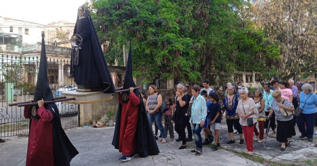 Respuesta al régimen en Viernes Santo: Iglesia en El Vedado hace procesión en silencio