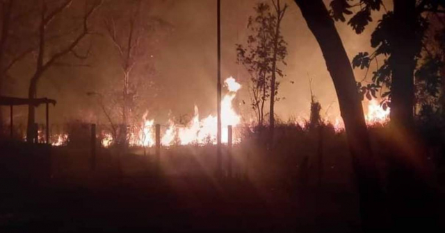 Villa Clara: Incendio forestal de gran magnitud cerca del hotel Los Caneyes