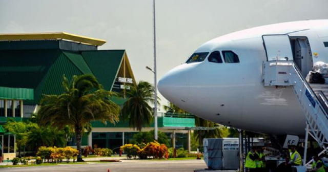 Apagón en pista de aeropuerto de Holguín obliga a desviar dos vuelos a Jamaica