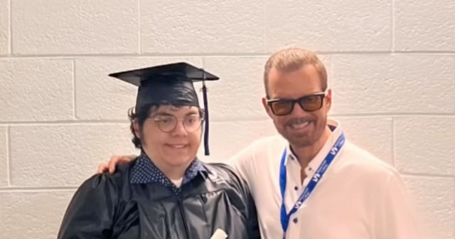 Willy Chirino celebra graduación de su nieto Andrés Julián Brito: "Ahora quiere continuar sus estudios en FIU"