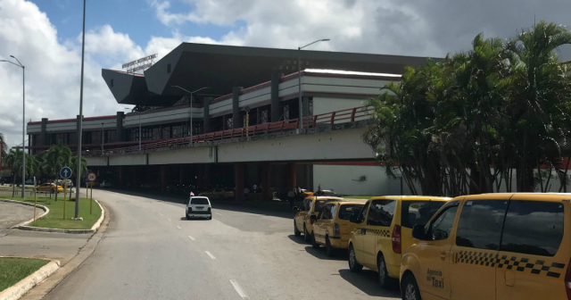 Sin aire acondicionado el Aeropuerto Internacional "José Martí" en La Habana