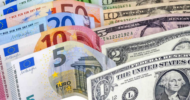 El euro y el dólar caen a velocidad récord en Cuba en las últimas horas
