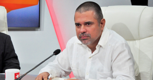 Promueven a otro cargo a Lázaro Guerra, directivo de la UNE que informa sobre los apagones en Cuba 