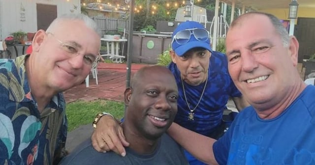 Cuatro glorias del béisbol cubano comparten juntos en Miami