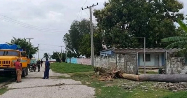 Tormenta severa provocó afectaciones en Manzanillo por cercanía del huracán Beryl 