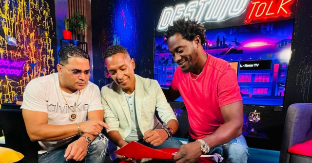 En medio de críticas y fuerte polémica, locutor cubano Frank Abel firma contrato con "Destino Tolk" en Miami