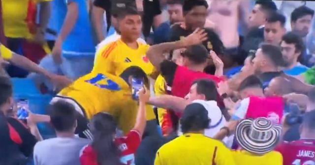 Semifinal de la Copa América acaba en batalla campal entre futbolistas uruguayos y aficionados de Colombia