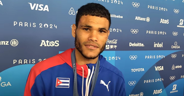 Erislandy Álvarez tras ganar el oro en París: "Cumplí con mi abuelita"