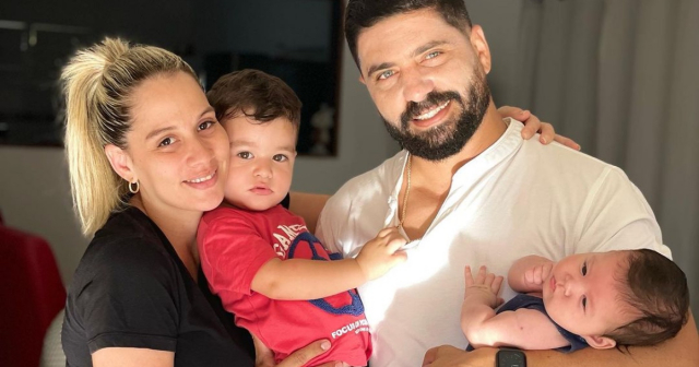 La postal más hermosa: Alejandro Cuervo comparte adorables fotos junto a su esposa y sus hijos