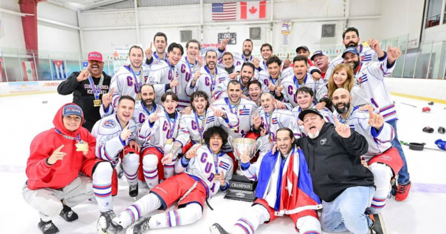 Cubanos ganan campeonato de hockey sobre hielo en Estados Unidos