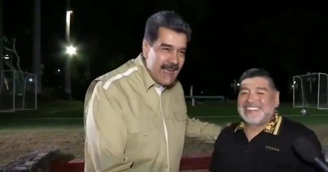 Maduro invoca al espíritu de Maradona para que moleste a Milei: "Jálale las patas cuando esté dormido"