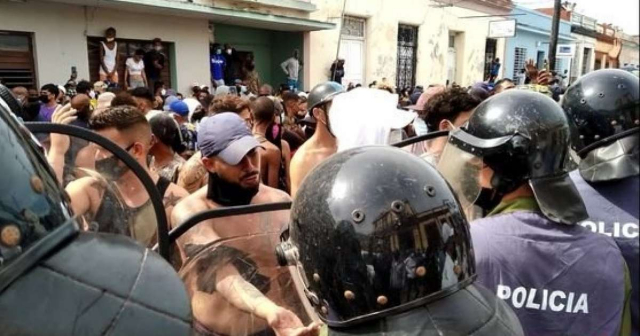 Régimen cubano mantiene en prisión a más de 550 manifestantes del 11J