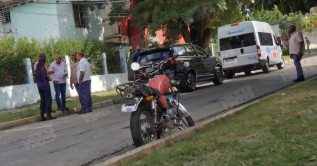 Vehículo de seguridad personal de Díaz-Canel impacta a motorista en Santiago de Cuba