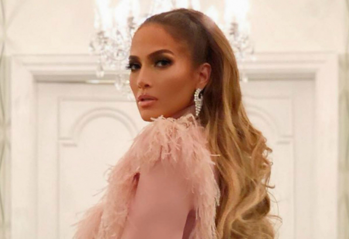 El pantalón-tanga de Jennifer Lopez que divide a sus seguidores