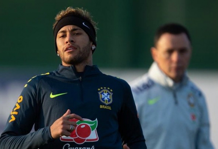 Foi um pecado Neymar ter deixado o Barcelona, diz Seedorf
