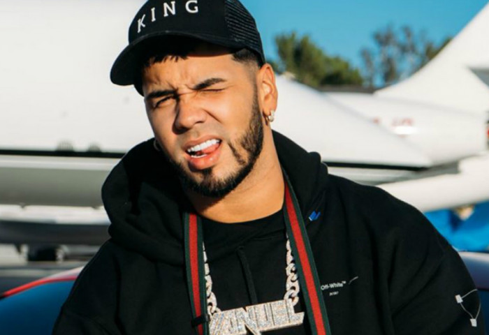 Anuel AA explota y llama "tontos e hipócritas" a algunos reguetoneros: "Me  cansé de las máscaras"