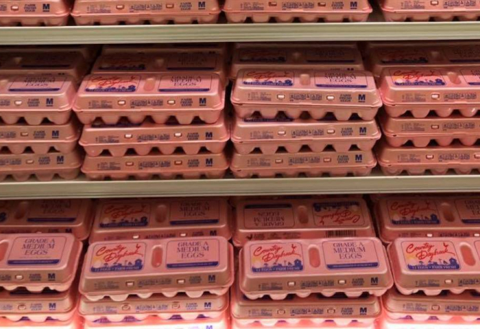Corresponsal de CNN en Cuba descubre venta de huevos importados desde EE.UU.