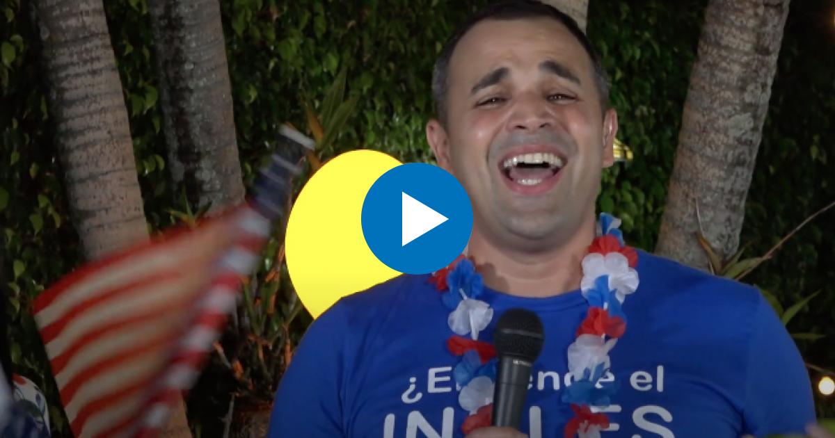 Lieter Ledesma cantando el himno de USA © YouTube / Somos Miami TV