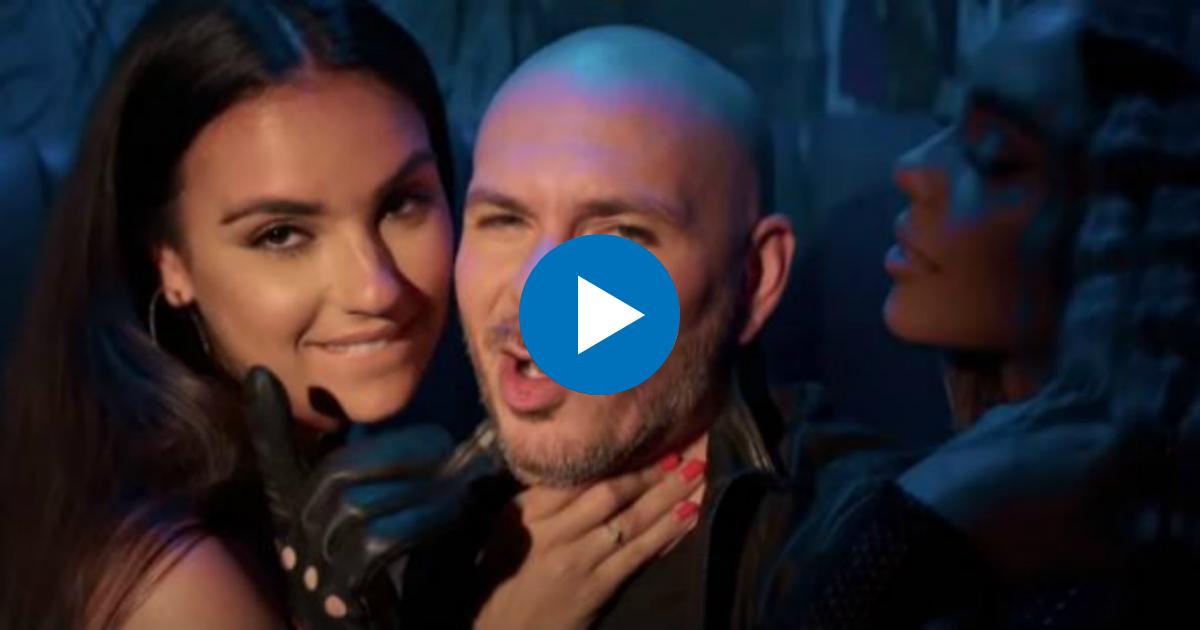 Pitbull en el videoclip de "Mala (Remix)" © Youtube / Pitbull