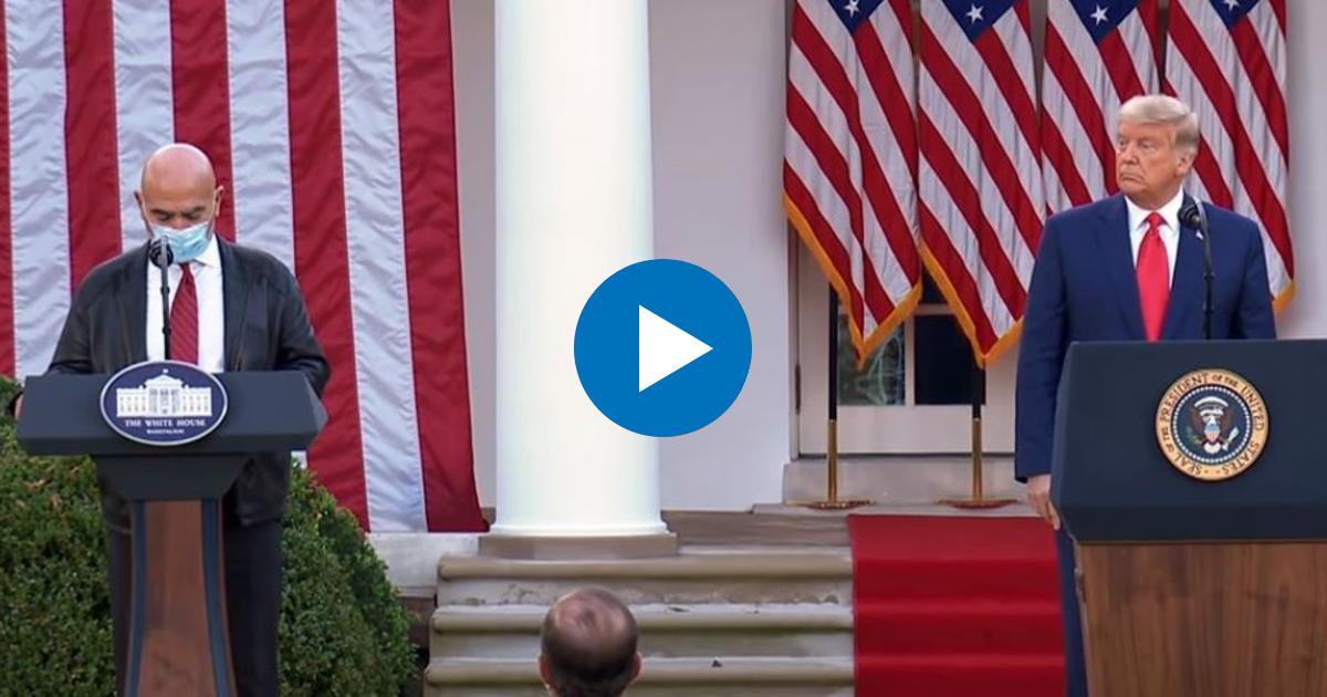 El presidente Trump comparece junto a Moncef Slaoui, codirector de la Operación Velocidad de la Luz © YouTube / The White House