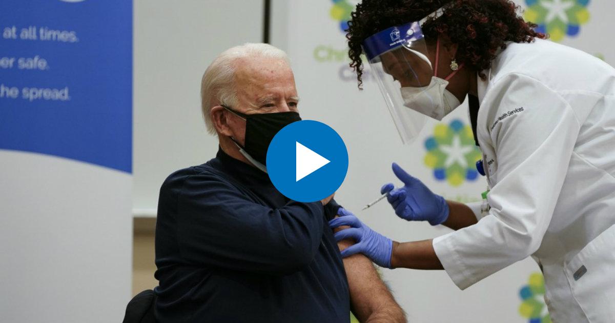 Joe Biden en el momento en que recibió la vacuna en un hospital de Delaware © YouTube/screenshot- Noticias Telemundo
