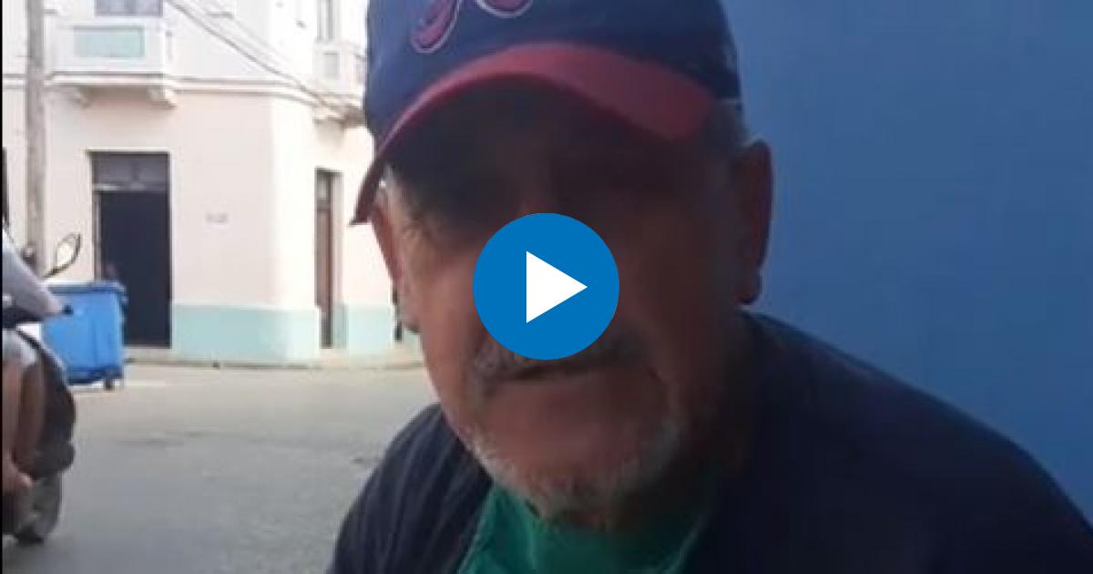 Bárbaro De Céspedes, detenido por entonar notas del Himno Nacional en Camagüey © Captura de video / Facebook