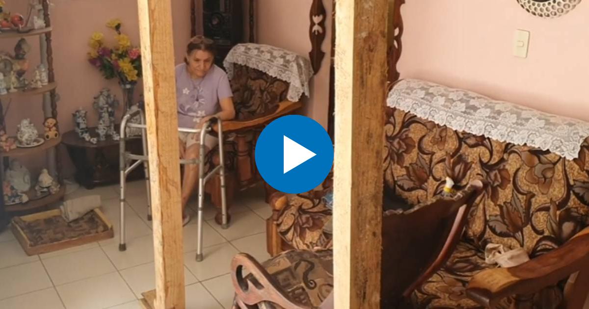 Cubana con casa apuntalada © Cubanet (captura de imagen de vídeo)
