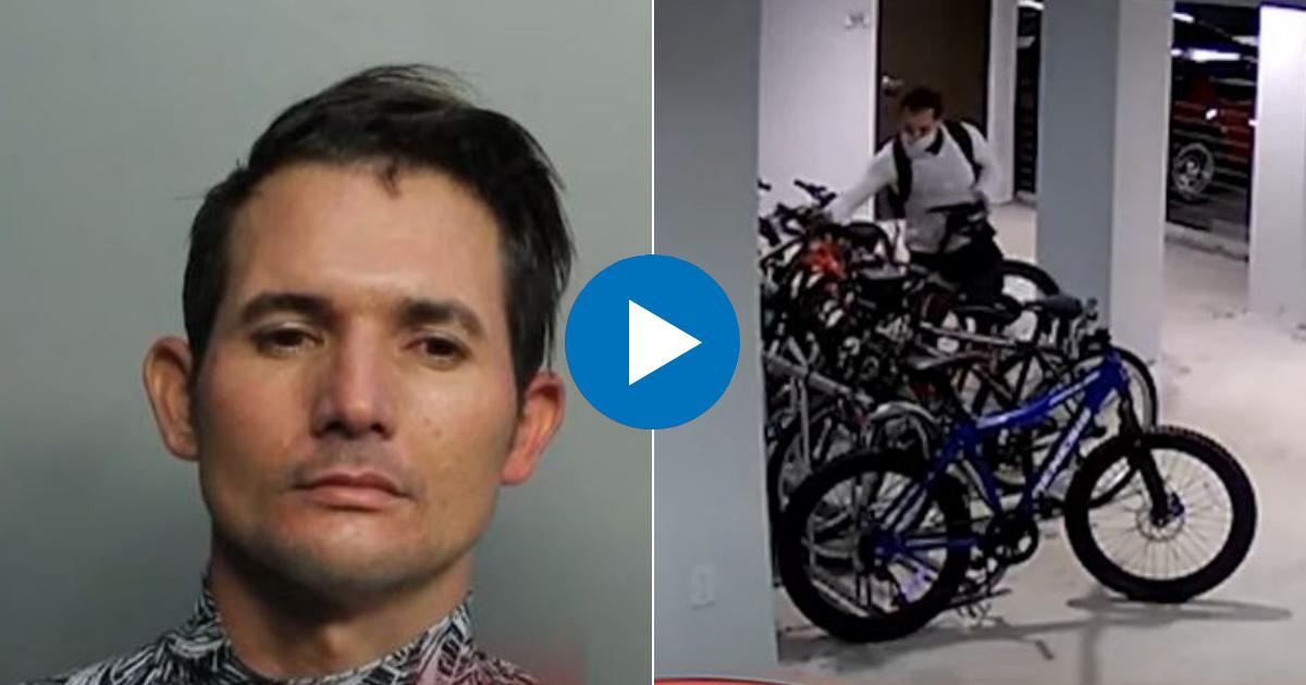 El cubano Jandry Placeres, de 29 años y Momento en que robaba una bicicleta © YouTube/Screenshot-America TeVé