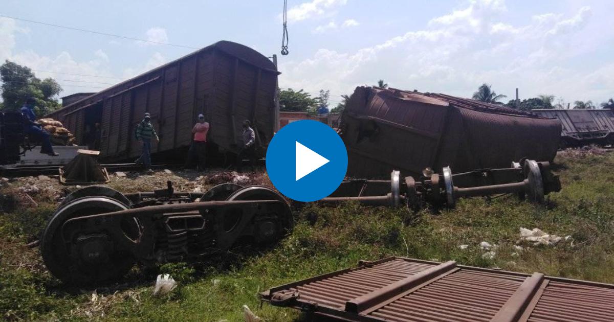 Tren de carga descarrilado en Las Tunas © Facebook / Orlando Cruz Vásquez 