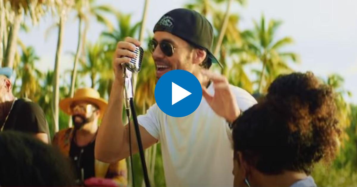 Enrique Iglesias en el videoclip de "Me pasé" © Youtube / Enrique Iglesias