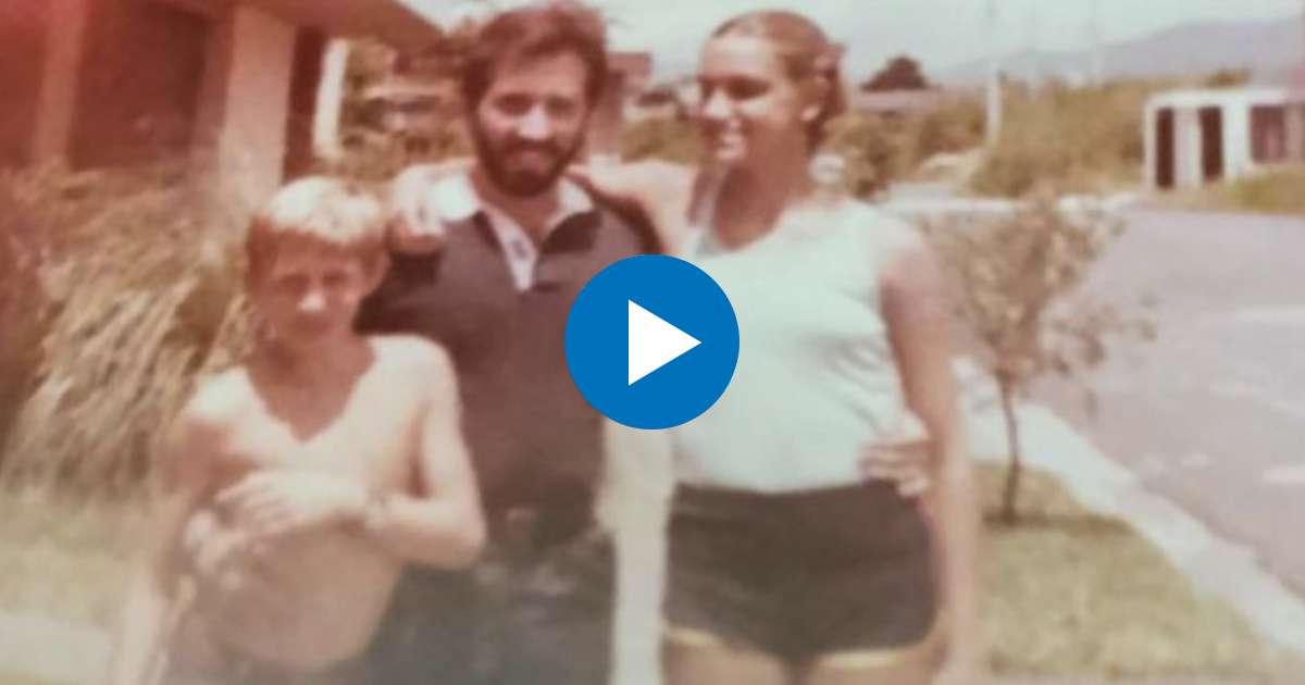 Emilio Estefan con Lili y su hermano en 1980 © Instagram / Lili Estefan 