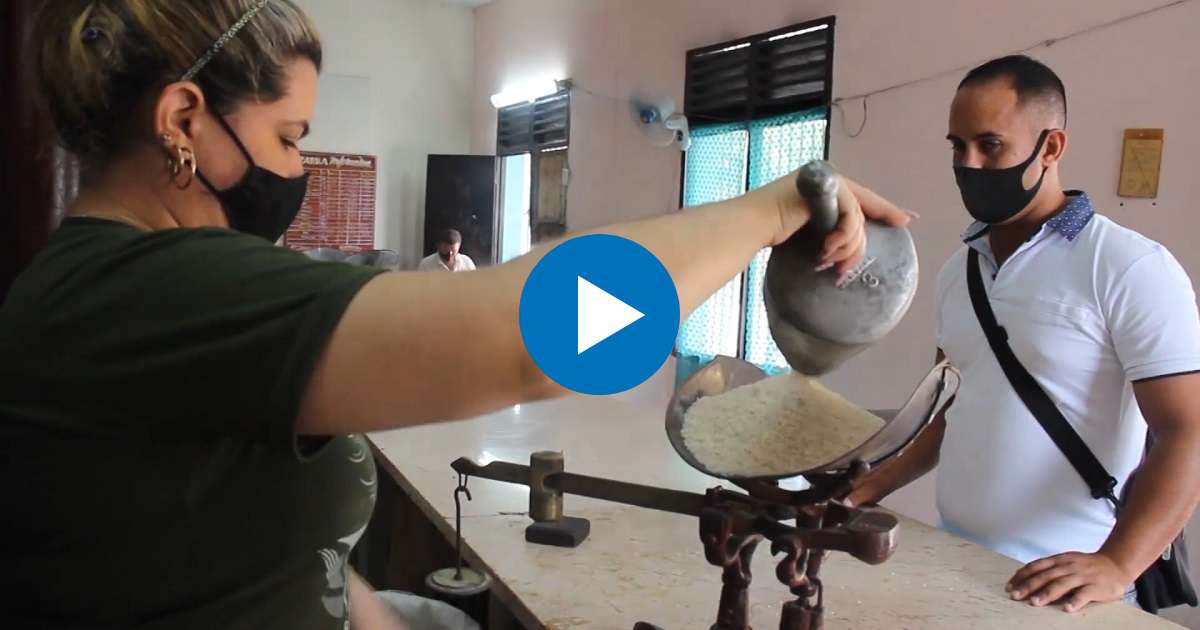 Venta de arroz por la libreta en Las Tunas. © Tunas Visión / YouTube