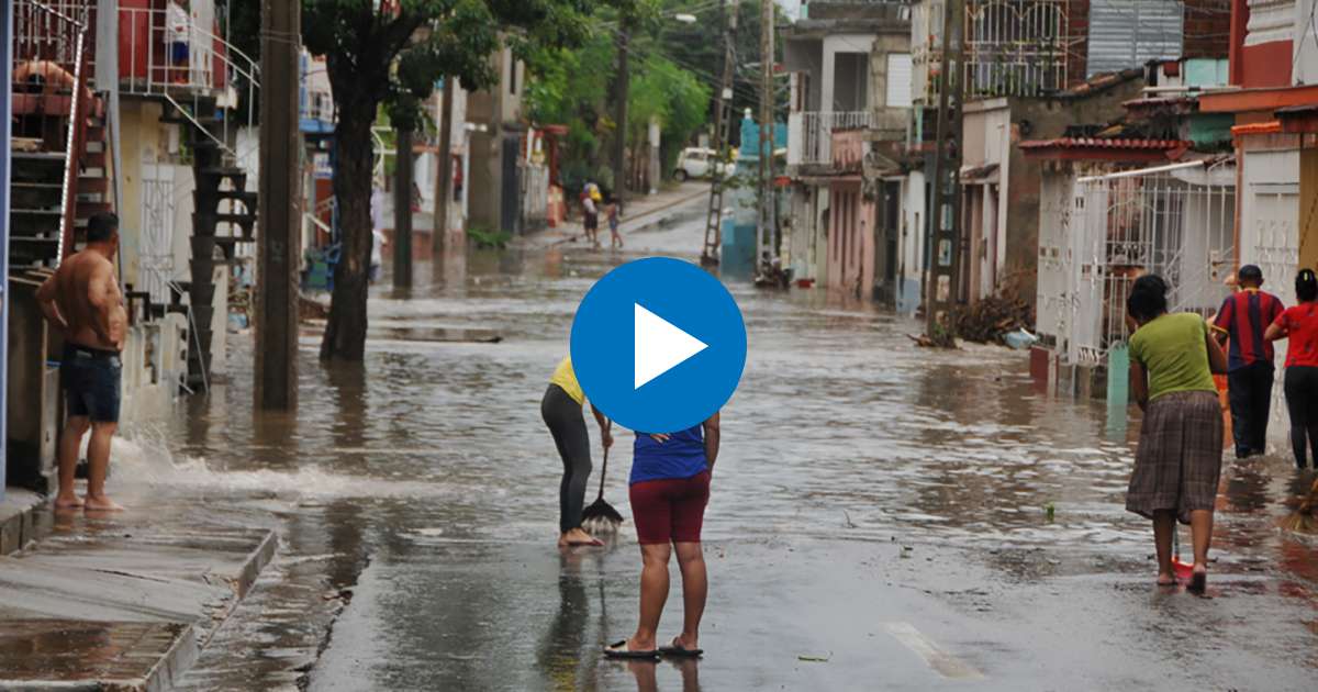 Inundaciones en la calle Gonzalo de Quesada © Periódico 26