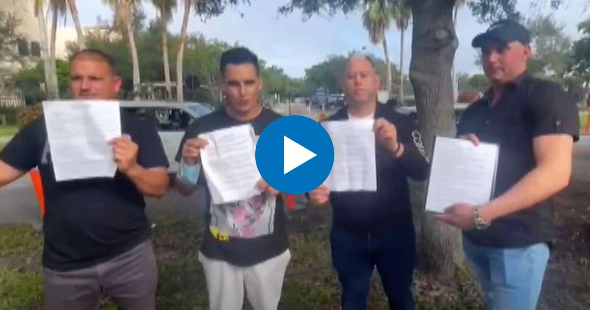 Cubanos con orden de deportación se manifiestan frente a oficinas de ICE © Captura de video de YouTube de AmericaTeVeCanal41