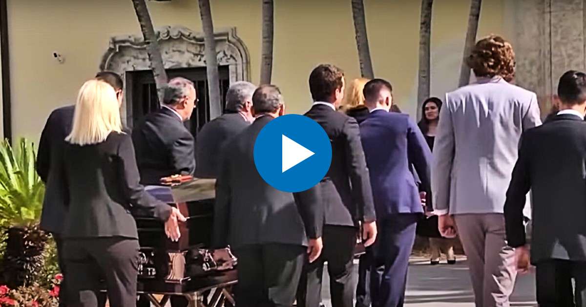 Acompañantes del cortejo fúnebre de Felipe Valls © Captura de video / América TeVe Canal 41