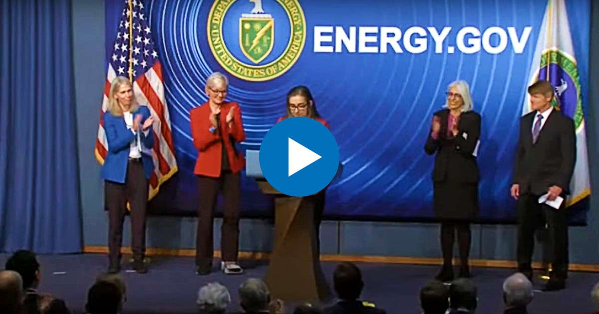 Autoridades del gobierno estadounidense presentes en el anuncio © Captura de video YouTube / El Mundo