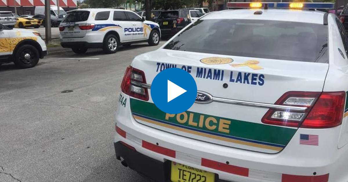Carros de la policía de Miami Lakes (Imagen referencial) © Miami Lakes Mayor Manny Cid / Facebook